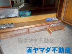 玄関スペースが広いので、お子様のいらっしゃるご家庭ではベビーカー等が置けるのがうれしいですね