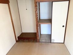 上段・下段と分かれており、奥行きもしっかりあるため、収納力の高さが魅力。