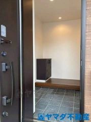 シューズBOXのある広々とした玄関です