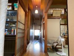 建具が和風の趣を感じさせ、落ち着いた空間になりますね。